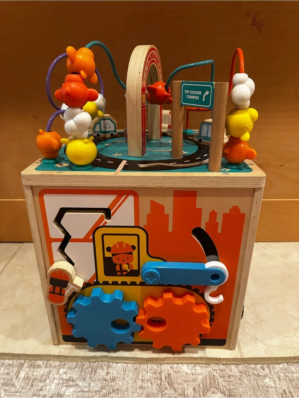 FAO Schwarz Busy City Wooden Activity Cube 5 Zones 20+ Activities Motor